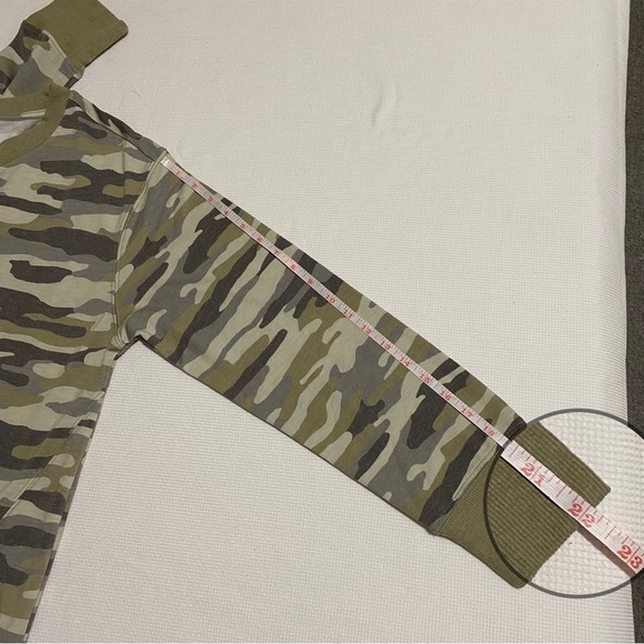 C&C California Women Camo Print Sweater Size XL - Picture 13 of 14